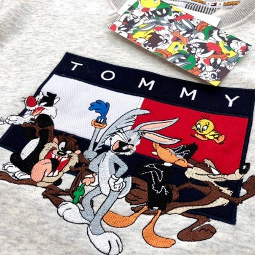 TOMMY JEANS×LOONEY TUNES ロゴ刺繍スウェット スウェット・トレーナー