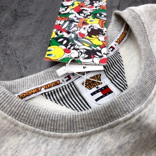 TOMMY JEANS×LOONEY TUNES ロゴ刺繍スウェット スウェット・トレーナー