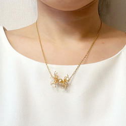 金箔淡水真珠形の花のネックレス 2枚目の画像