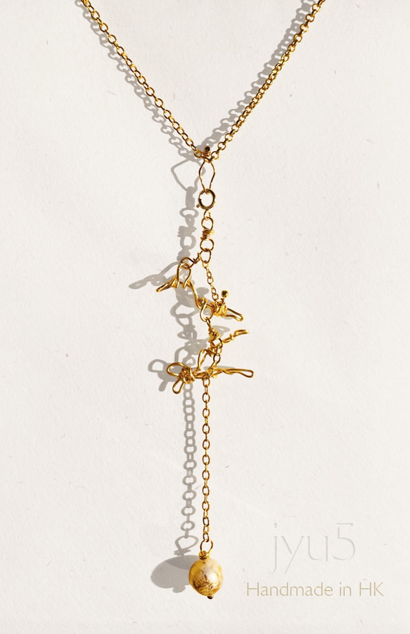 金箔淡水珍珠造型吊飾 第1張的照片
