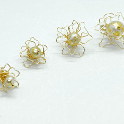 金箔淡水珍珠造型花吊飾 第3張的照片