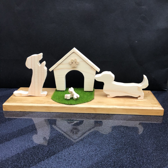 ミニチュアダックス 犬小屋、 台付き 木工ハンドメイド おもちゃ