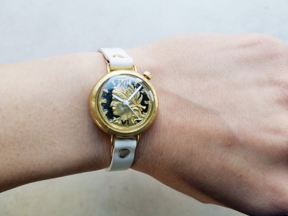 Coin（ローマ）ゴールド　コインをモチーフにした手作り腕時計　MADE　IN　JAPAN 7枚目の画像