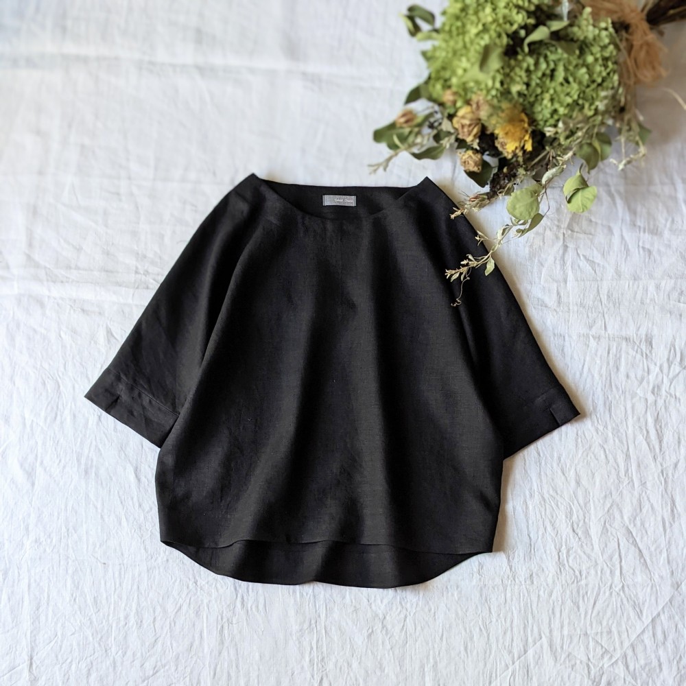 裾がきれいな　リネンプルオーバー（ブラック）