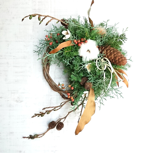 コニファーとドイツトウヒの三日月リース リース Atelier Calme 通販