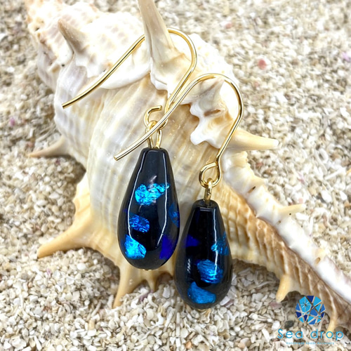 蒼の天球儀と月光の雫 ピアス＊UV変化キャッツアイ風満月×蓄光ガラス　夜空の物語 Sea drop ホタルガラス ピアス しずく型 ドロップ ブルー 蓄光タイプ