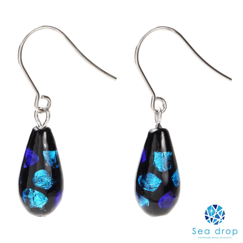 Sea drop ホタルガラス ピアス しずく型 ドロップ ブルー 蓄光 チタン