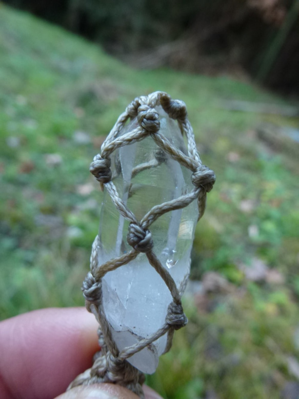 ヒマラヤ水晶　マクラメ　ネックレス　インド クル産 5枚目の画像