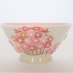 茶碗 篭からあふれるお花 1枚目の画像