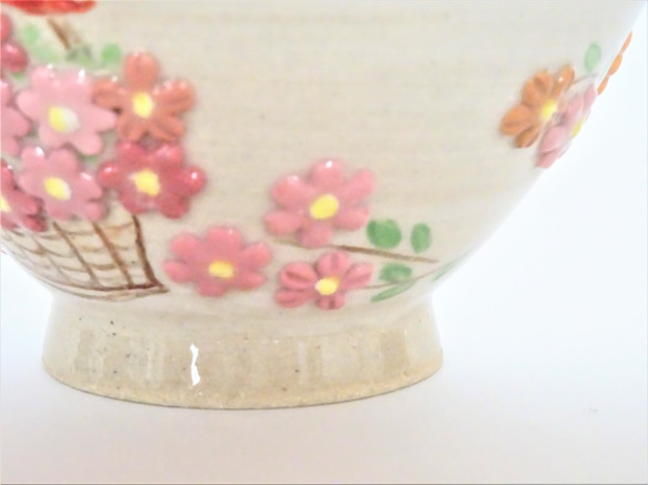 茶碗 篭からあふれるお花 9枚目の画像