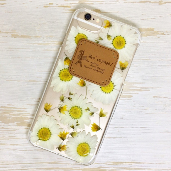【送料無料】押し花iPhoneケース＊マーガレットと皮タグ＊綺麗で可愛い本物のお花のハンドメイドスマホケース 5枚目の画像