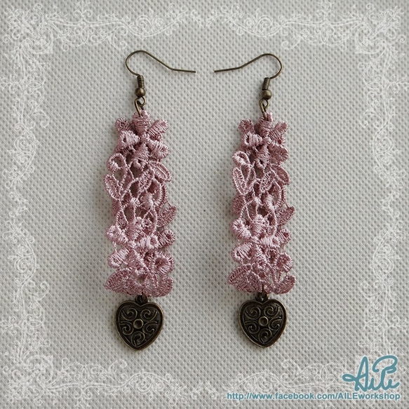 Purple Lace Earrings 1枚目の画像