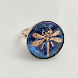 チェコガラスボタン　指輪　リング　フリーサイズ　トンボ　クリアネイビー×ゴールド　 4枚目の画像
