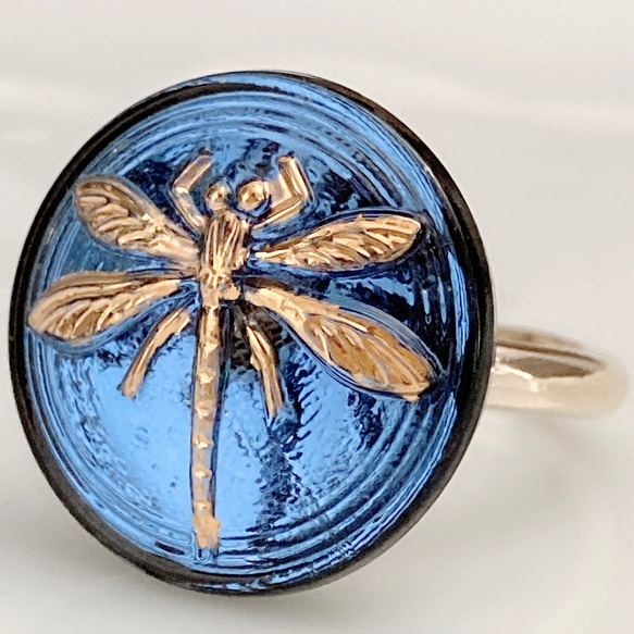 チェコガラスボタン　指輪　リング　フリーサイズ　トンボ　クリアネイビー×ゴールド　 7枚目の画像