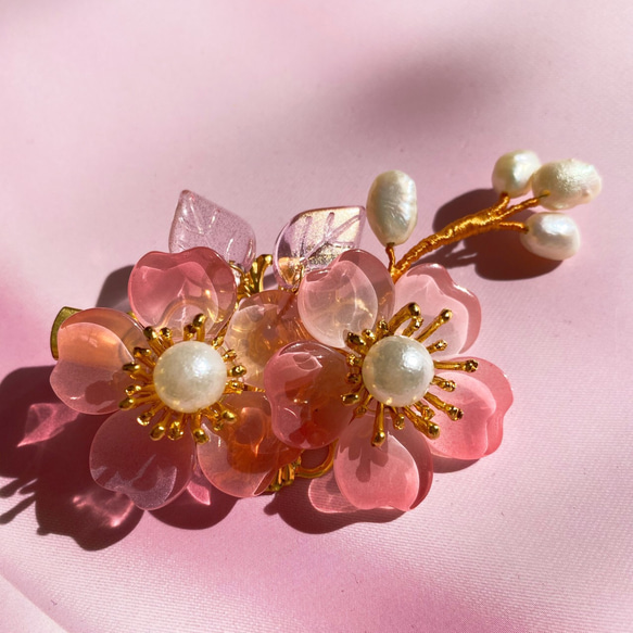硝子花のヘアクリップ　ハート形花びらの桜二輪 2枚目の画像