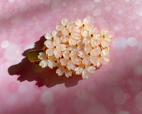 スエード×スワロフスキー　さくら色　　くすみカラー　お花のバナナクリップ 0_2d22dea4e3e086f59be9cb509f3e
