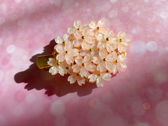 桜満開 キラキラ桜ヘアクリップ ジェル風金ラメ入りピンク色ヘア