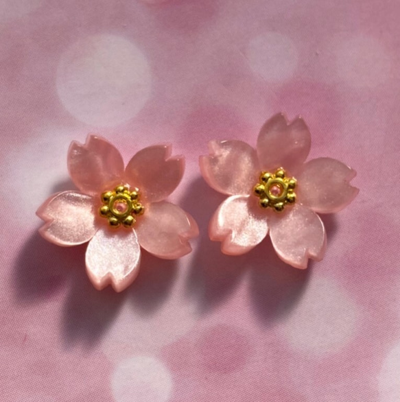 桜のピアス/イヤリング　シェル風ピンク色　大中小選べるサイズ 6枚目の画像