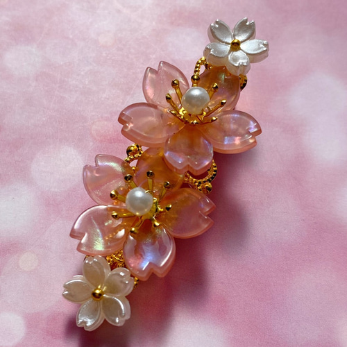 桜のヘアクリップ 半透明オーロラピンク色 ヘアクリップ・バナナ