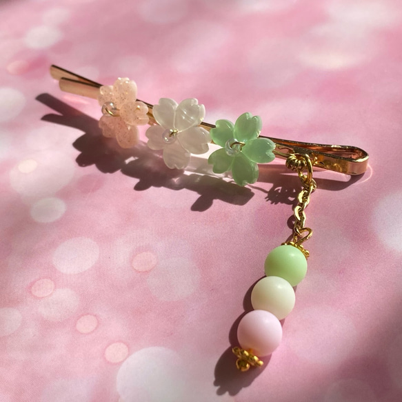桜と三色団子のヘアピン ゆらゆらミニ団子 1枚目の画像