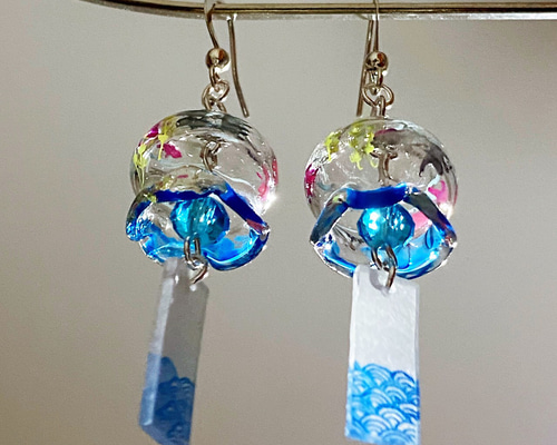 金魚鉢風鈴のピアス/イヤリング ピアス（フック・チェーン