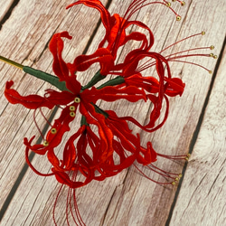 赤い彼岸花のかんざし 立体刺繍風 6枚目の画像