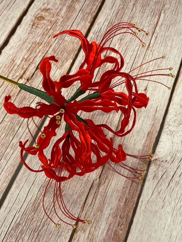 赤い彼岸花のかんざし 立体刺繍風 6枚目の画像