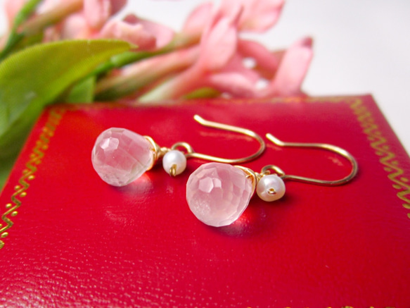 玫瑰石英晶和淡水珍珠墜鈎式耳針☆14K注金製 第2張的照片