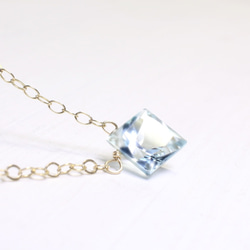 ダイヤカット宝石スカイブルートパーズの一粒ネックレス 14KGF 1枚目の画像
