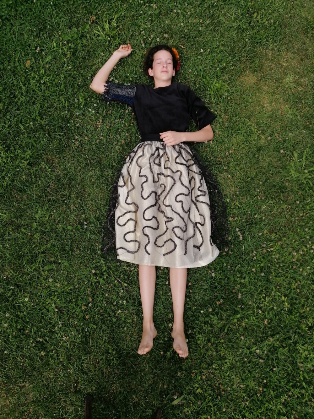 エレガントな曲線模様のチュールスカート