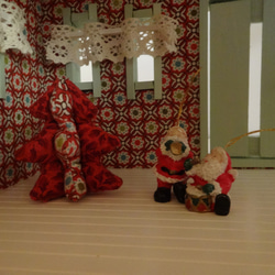 イリー様ご予約作品『Creema限定』クリスマスハウス・花柄｜ドールハウス  ハシゴ付 7枚目の画像