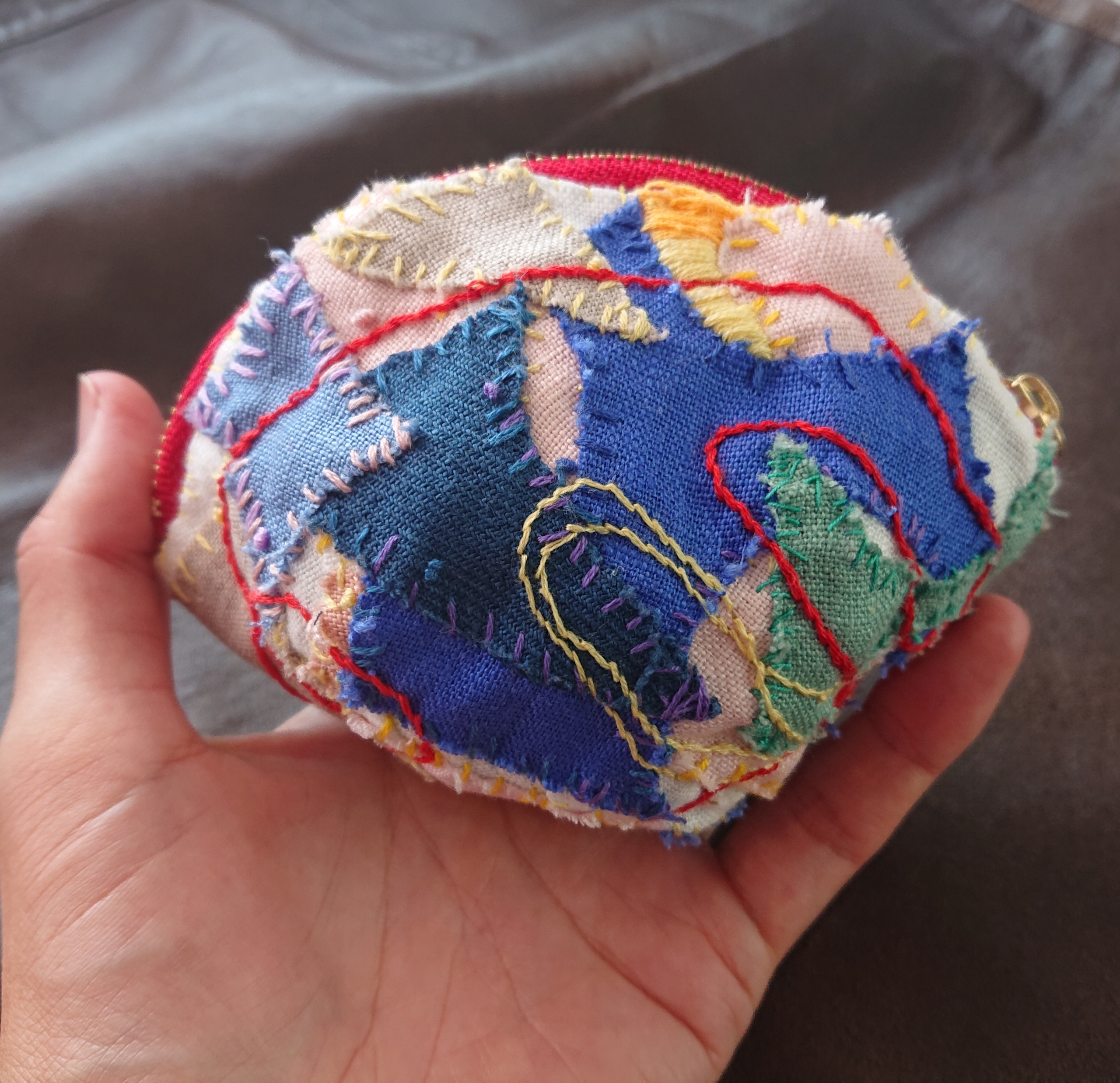 しじみかアサリか、 潮干狩りの貝のポーチ 刺し子 刺繍 リネン no.55