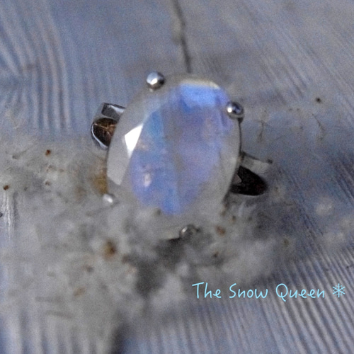 Sv925】Faciレインボームーンストーン雪の女王のリング *The Snow 