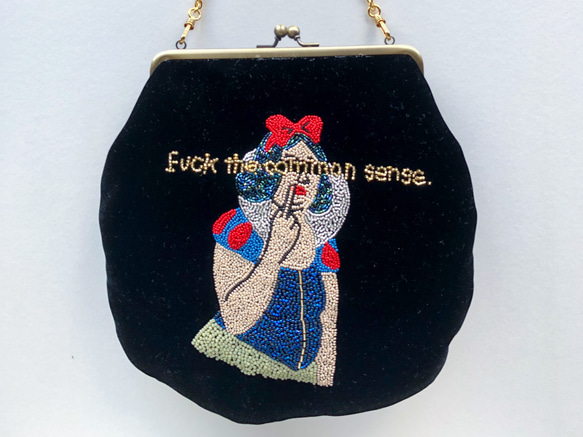 ⭐︎限定1点⭐︎【ビーズ刺繍のがま口ハンドバッグ】Fuck the common sense. 2枚目の画像