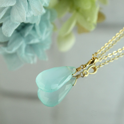 ブルーカルセドニー ペンダントトップ 和名: 玉髄(ぎょくずい