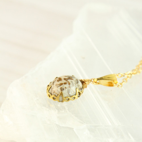 ダイナソーボーンフォッシル（クリーム系）ペンダントトップ