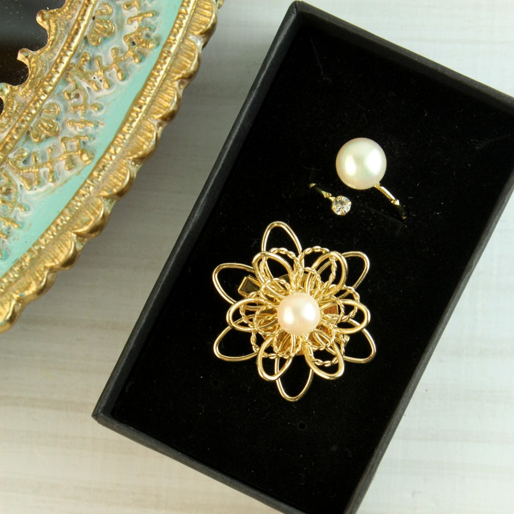 【ギフトセット】*あこや真珠* 16Kgpリング&ブローチ（ギフト包装付き）