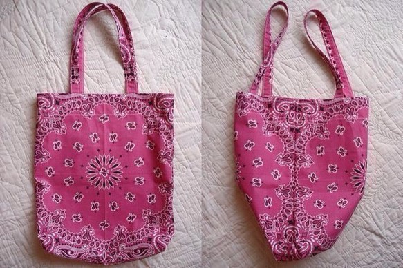 ＜老舗アメリカバンダナ＞夏のデイリー カジュアルバッグ♪折りたたみ 薄くて軽い サブバッグ エコバッグ マルシェバッグ