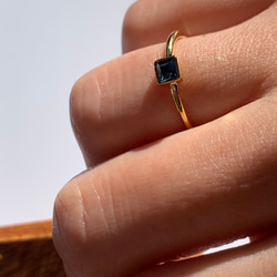 【再販】370-2. 選べるカラー スワロフスキー スクエア型 ポイントリング 指輪 ゴールド  lensa 10枚目の画像