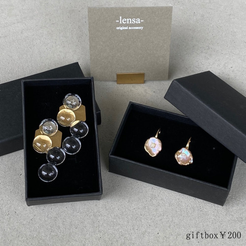 1437. ドイツ製アクリル使用✨オリーブカラーの大人っぽピアス lensa 