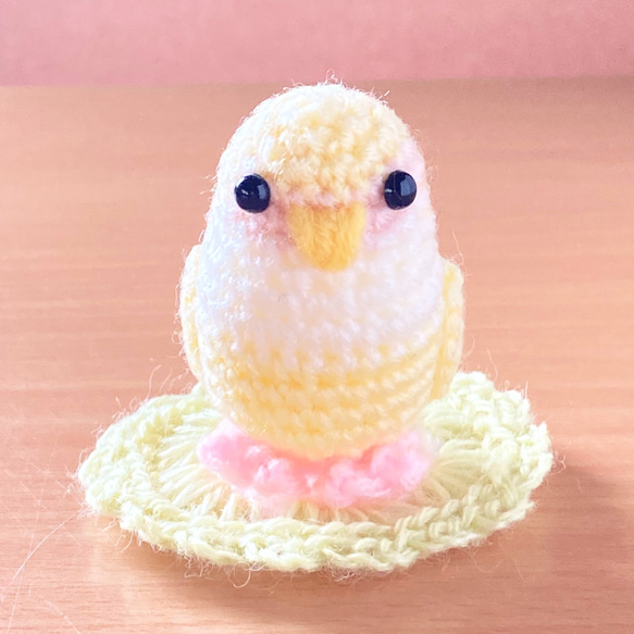 コザクラインコ(シナモン)あみぐるみ　ニコニコ可愛いインコさん人形　うちの子さんに、あなたのお供に、プレゼントにも♡ 3枚目の画像