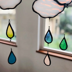 【ステンドグラス】雨上がりのオーナメント•虹と雫 《送料無料》 4枚目の画像