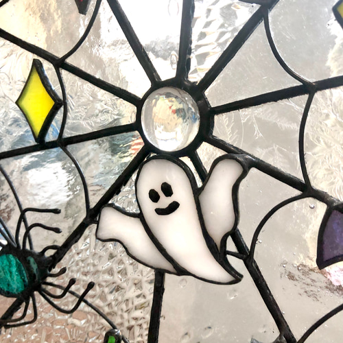 ステンドグラス　蜘蛛の巣にハロウィンだ～♪ ステンドグラス サンキャッチャー 蜘蛛の巣 模様 スパイダー