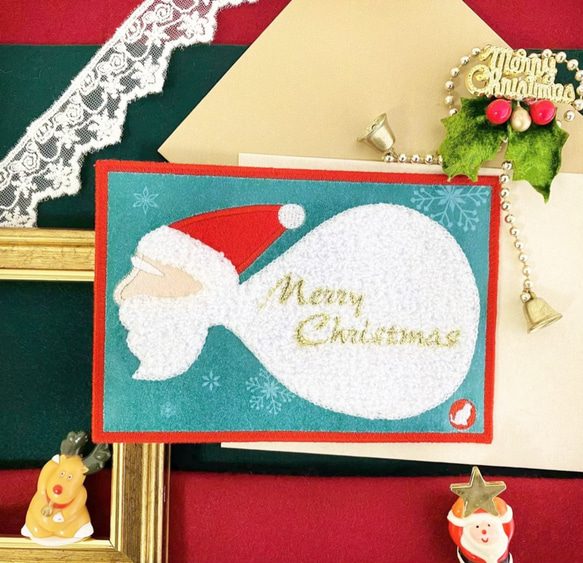 刺しゅうで作った　うれしっしゅのクリスマスカード　サンタのプレゼント編 3枚目の画像
