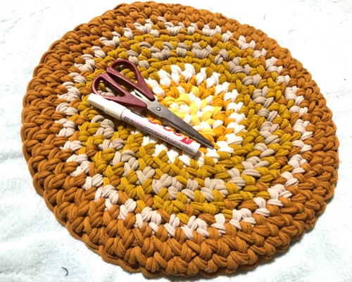 靴下のハギレで作った座布団マット 黄 クッション・クッションカバー