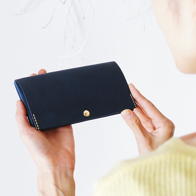 スマート長財布・ネイビー（イタリア産牛革、経年変化あり
