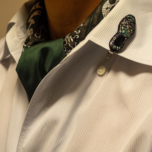 タイピンブローチ ネクタイピン兼穴をあけないブローチ くつ シューズ