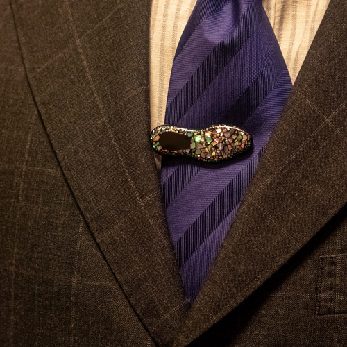 タイピンブローチ ネクタイピン兼穴をあけないブローチ くつ シューズ