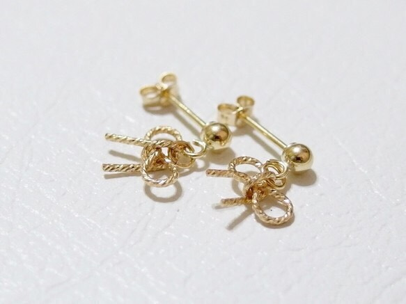 [14kgf] Tiny bow stud 第3張的照片