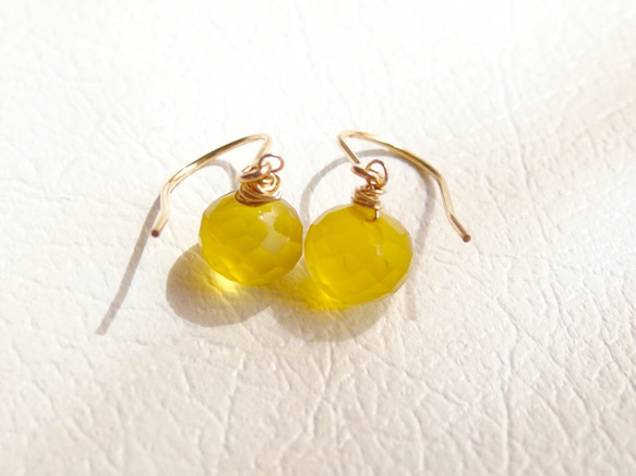 [14kgf] Yellow chalcedony pierce 1枚目の画像